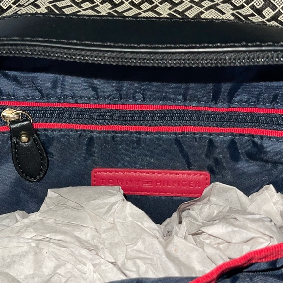 Tommy Hilfiger mini backpack ❤️ - Picture 3 of 5